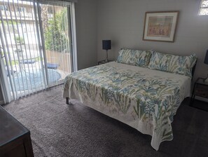 2 habitaciones, tabla de planchar con plancha y cuna de viaje 