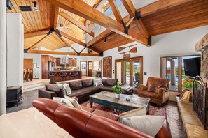 Smart TV, fireplace, DVD player, ping pong