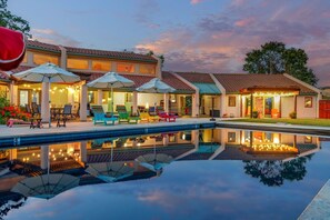 Pool - Luxe 5* Sleeps 12, Spa, Pool, EV & No Chores! (Templeton)