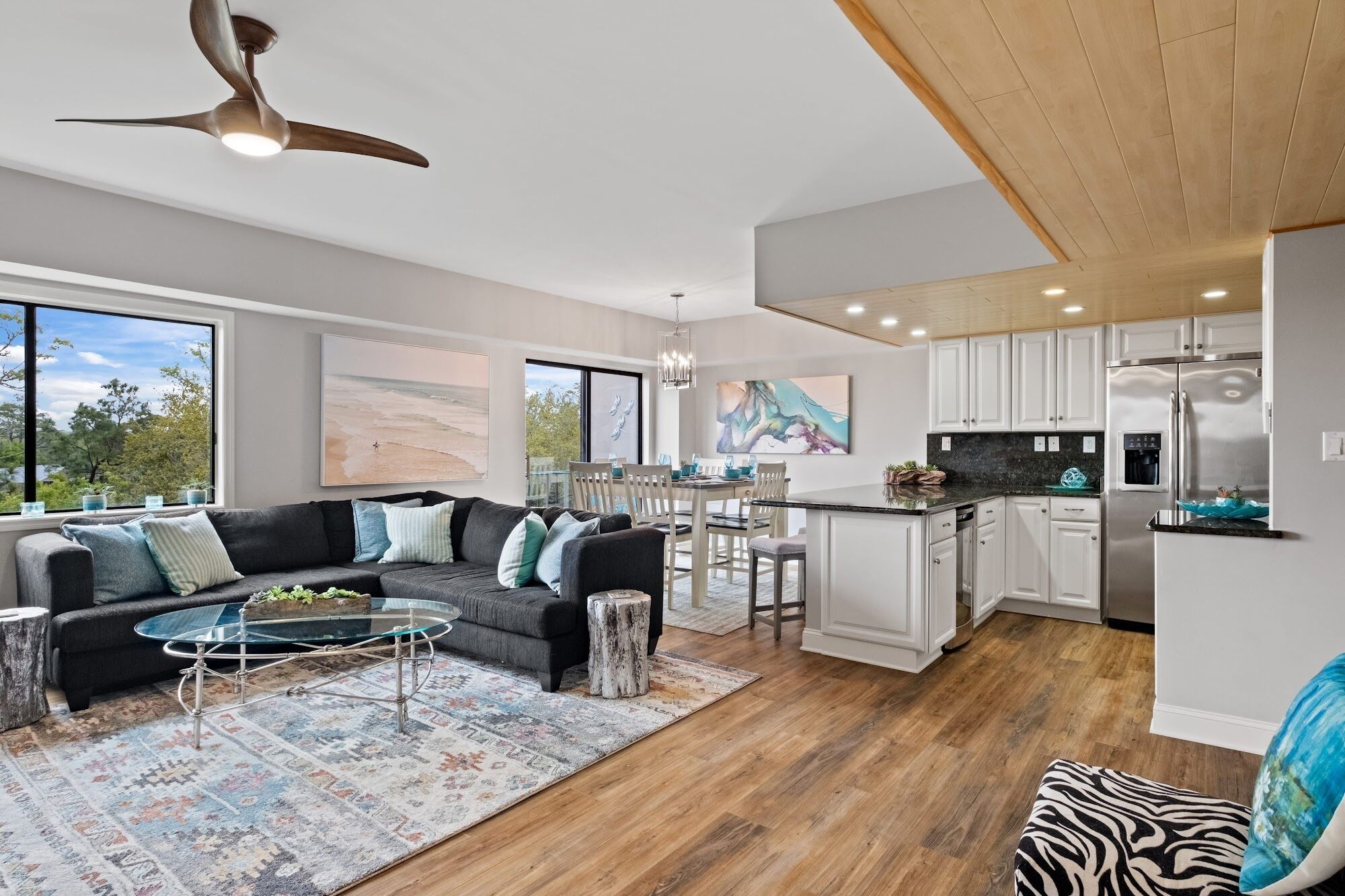Across St from Beach & Tiki Hut/1Block to Coligny Shops&Restaurants/5 Free Bikes