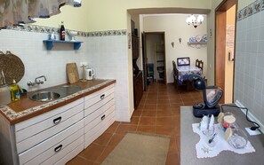 Fridge, microwave, oven, stovetop - Accommodation "CASA DA FIGUEIRA " Ponta Delgada (Ponta Delgada)