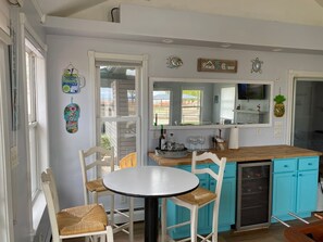 Dining - Beach House Walking Distance to Everything (Caseville)
