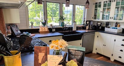 Warm Brook Farm+Entertainers Paradise+Hot Tub+Ski Bromley/Stratton+Dogs Welcome