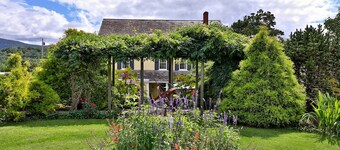 Warm Brook Farm+Entertainers Paradise+Hot Tub+Ski Bromley/Stratton+Dogs Welcome