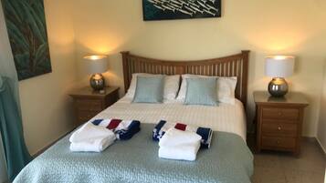 Villa | 4 bedrooms, iron/ironing board, free WiFi, bed sheets