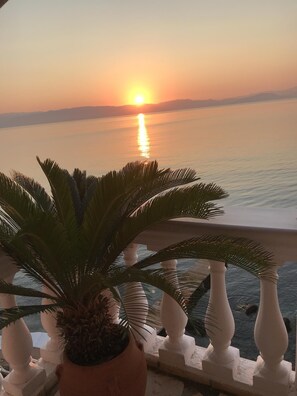 Villa | Balcony