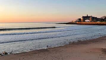 Beach nearby, sun loungers