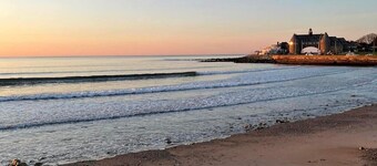 Pier Cottage .5 Mile from the Beach, Includes 2 Beach Passes!