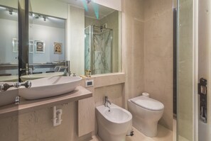 Shower, hair dryer, bidet - MONOLOCALE CAMOGLI - Relax in beautiful surroundings (Camogli)
