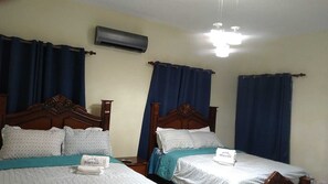 4 soverom, skrivebord, reiseseng for barn og wi-fi (inkludert)