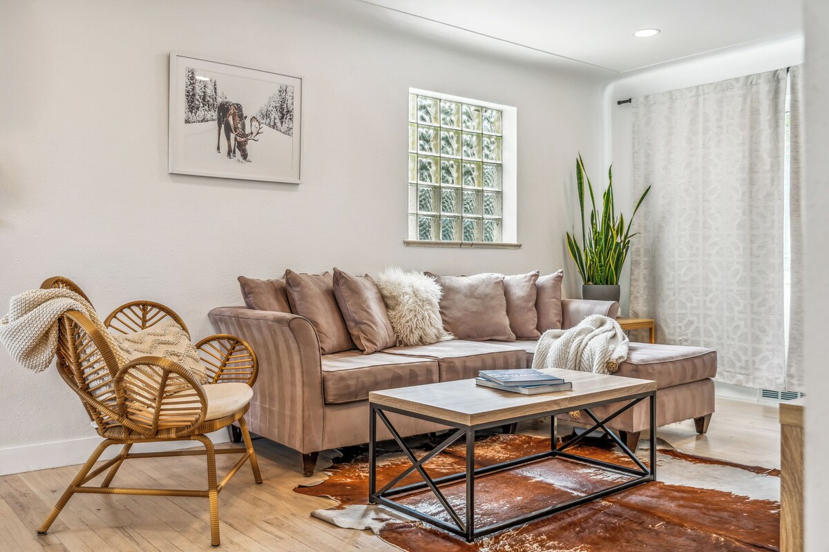 City Park Modern Escape. 5 Bedroom Family & Pet Friendly