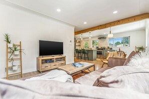 Smart-TV, Bücher, Computerbildschirme