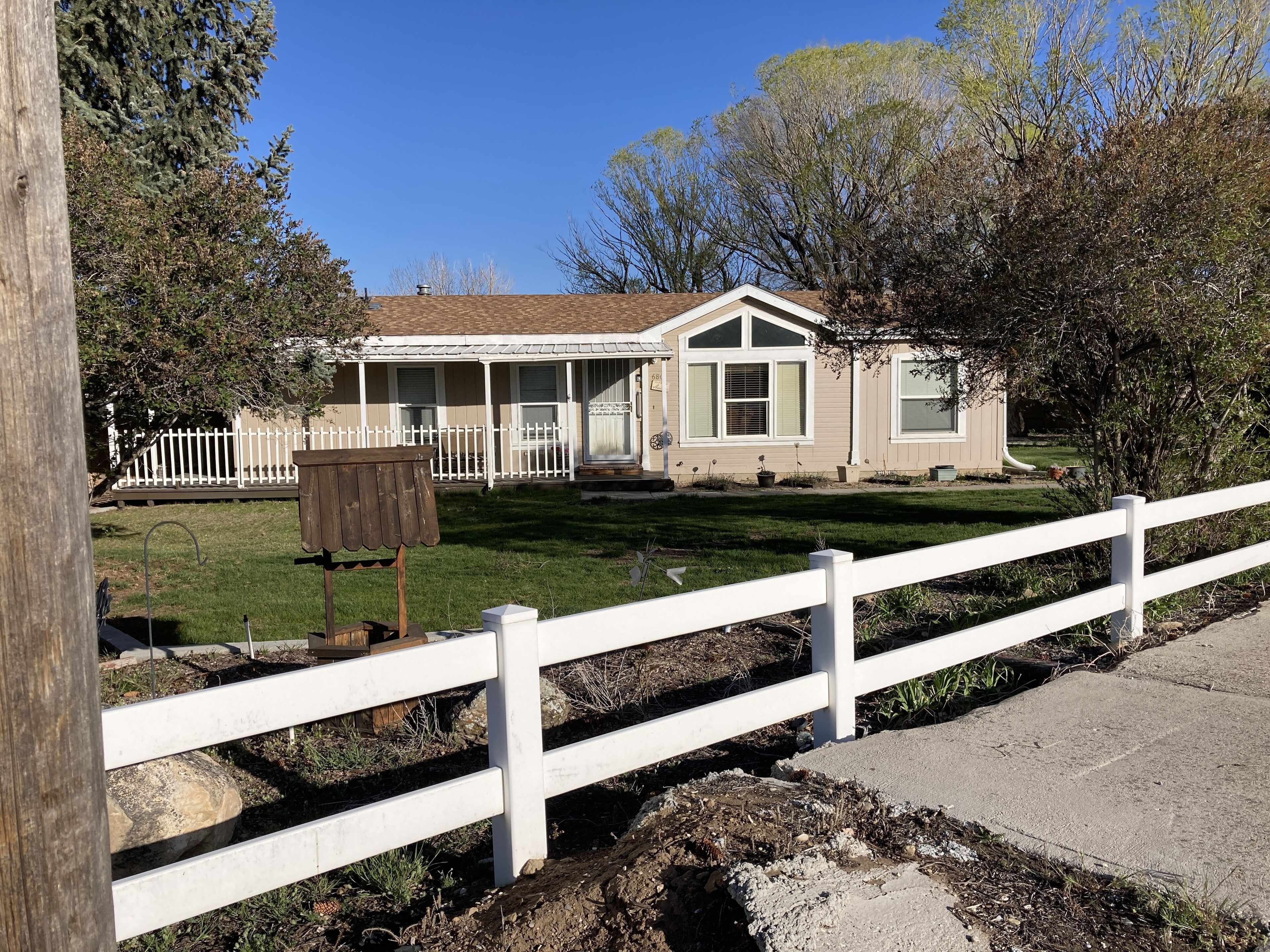 Spacious Mountain Home 5 min from trails, hiking, SUV, fishing