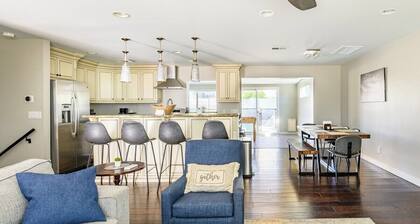 Pet-Friendly Luxury Retreat with Private Pool near Old Town Scottsdale