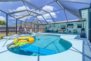 Pool - Your Boho Beach Retreat Awaits! Pool Home 15 Mins to the Beach! (Melbourne)