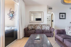 TV, offices - Bella Sirena Resort A601 Premium View Condo (Puerto Peñasco)