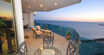Luxury Beach Condo Stunning Views