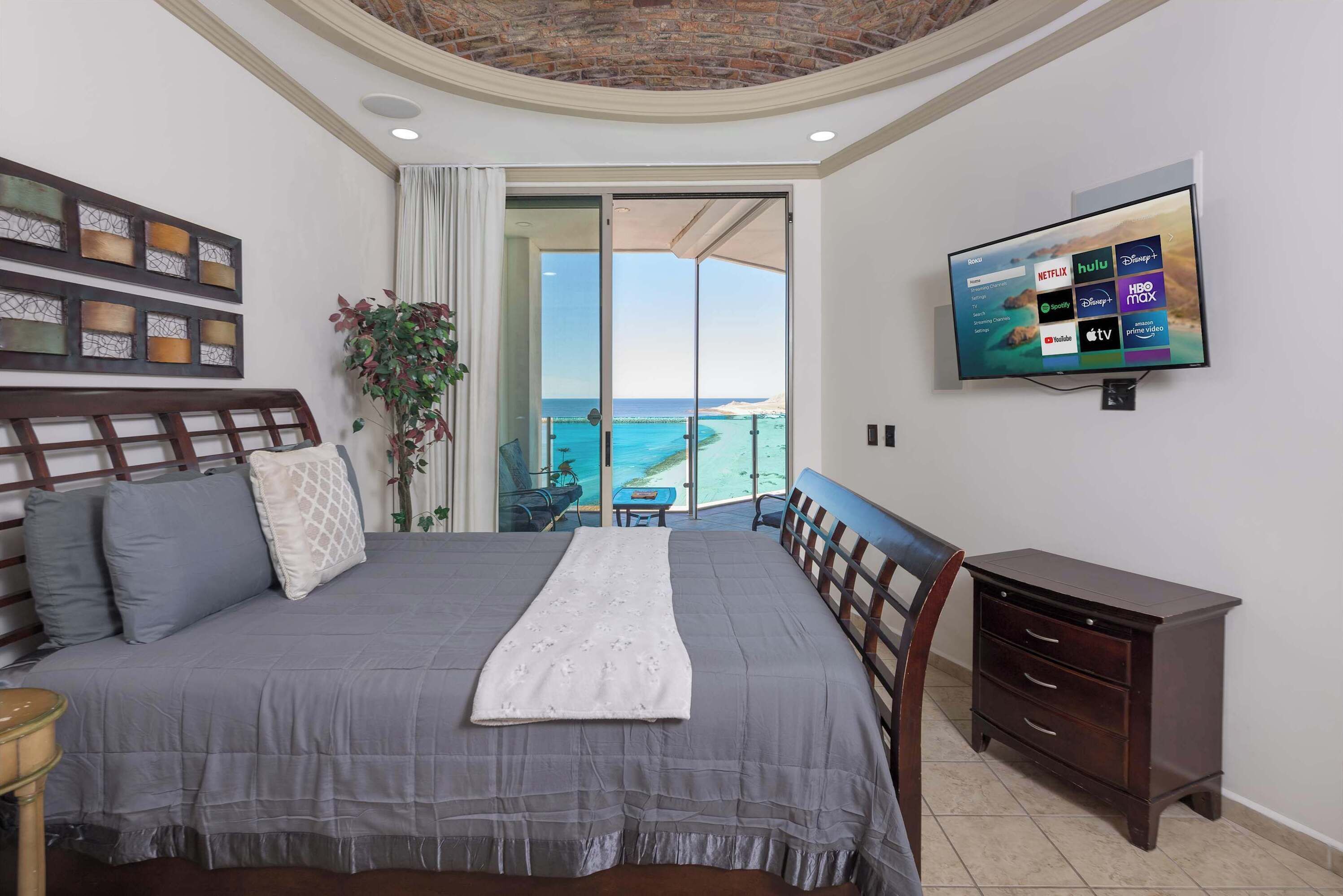 3 chambres, fer et planche à repasser, Wi-Fi, draps fournis