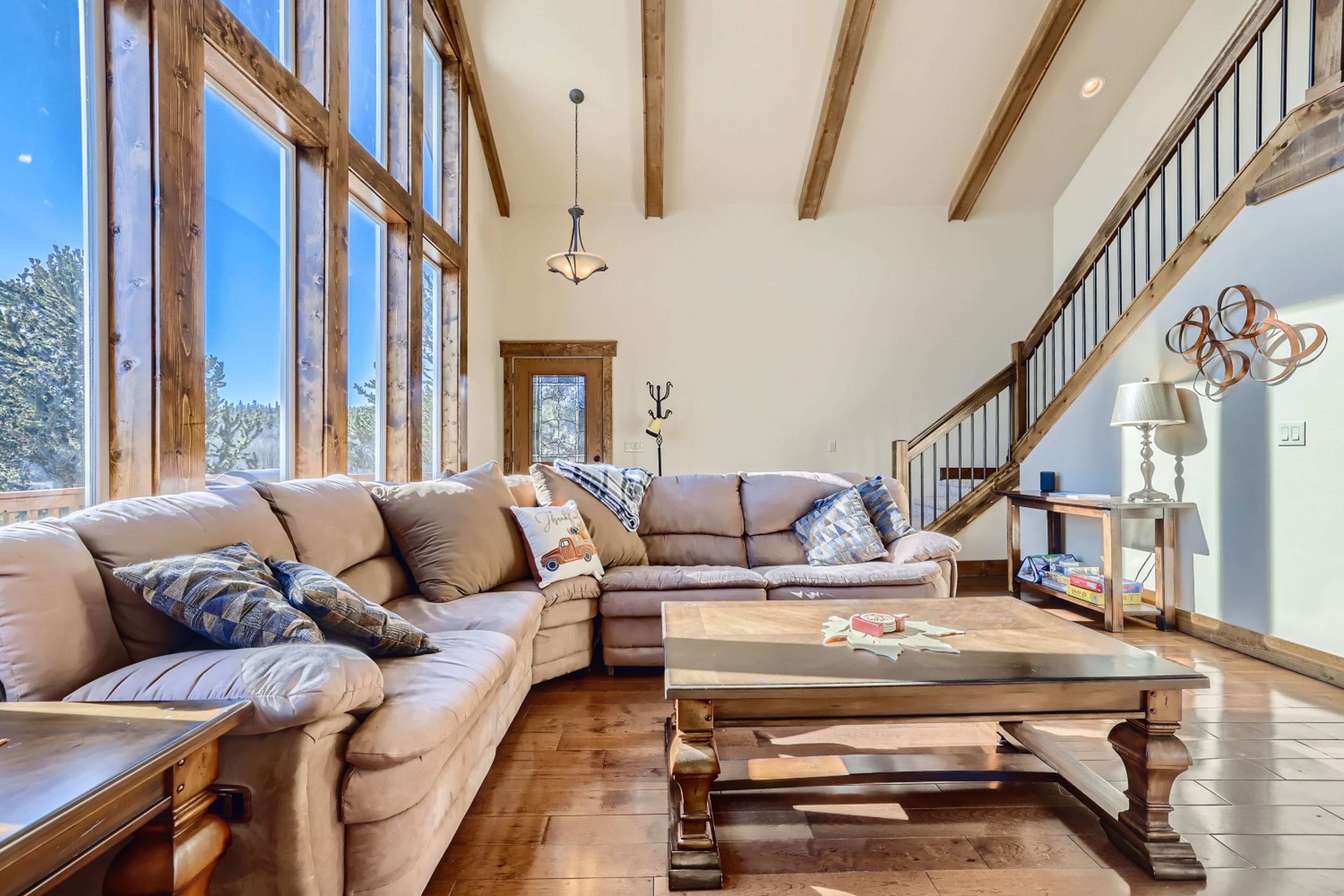 Fantastic Family Retreat W/ High-Speed WiFi, Large Deck, Foosball Table & Loft