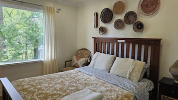 3 bedrooms, desk, iron/ironing board, free WiFi