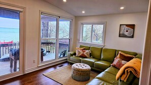 Smart TV, fireplace, table football, books - 
Experience Blissful Lakeside Living: Retreat with Stunning Views, Beach Access (Bowmanville)