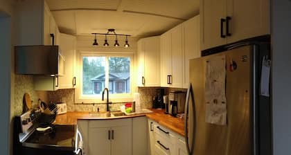 Lovesick Lake Cottage