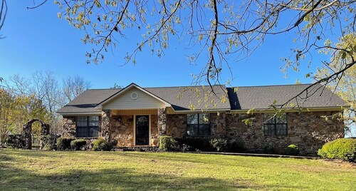 Two bedroom cottage on 8 acres with amazing views.