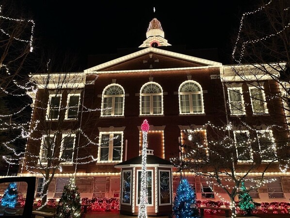 المنشأة من الخارج