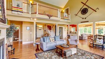 TV, lareira, pebolim