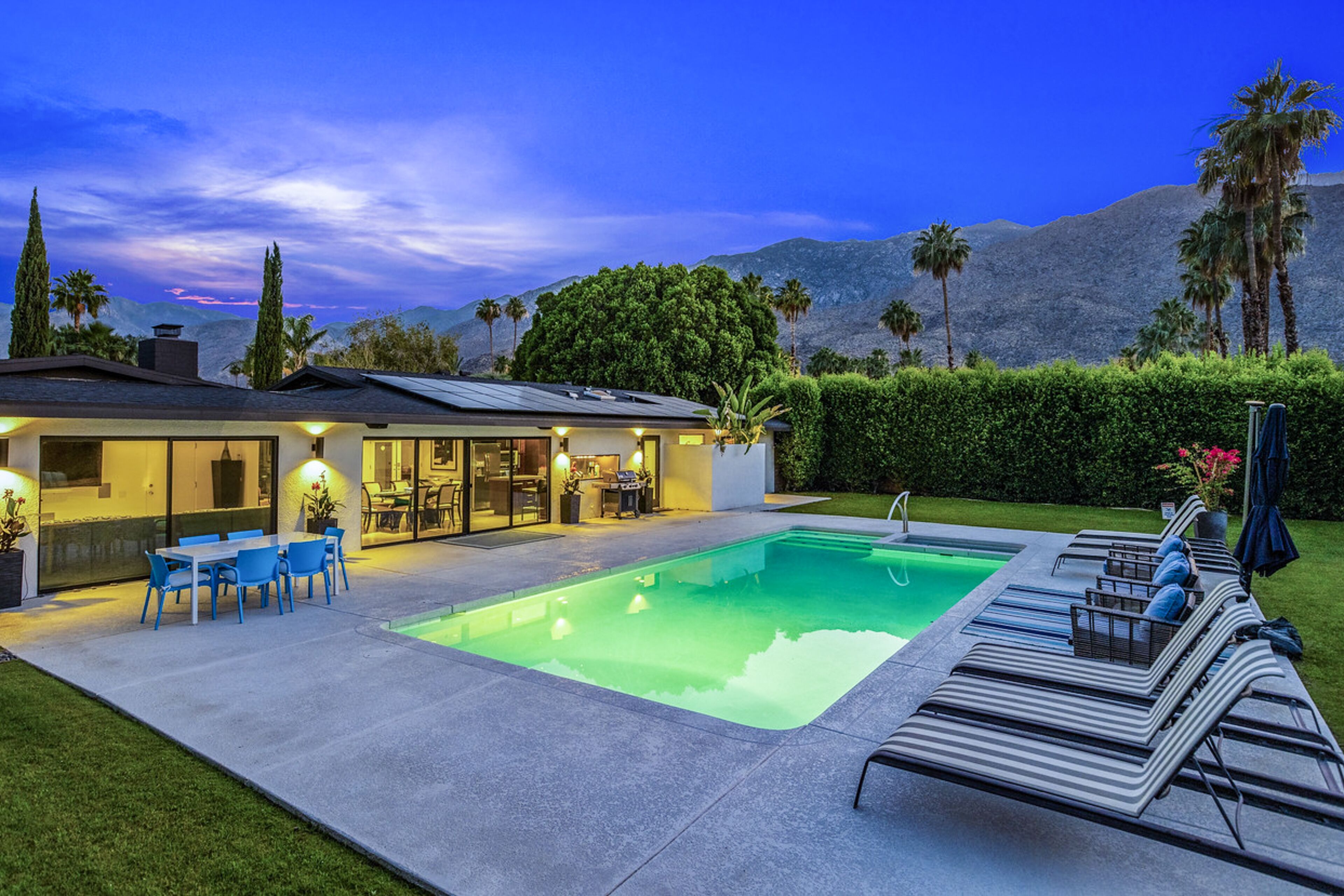 Stylish desert home near downtown with office, fast WiFi, & EV charger