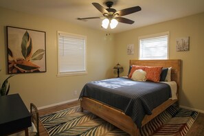 2 bedrooms, desk, iron/ironing board, free WiFi