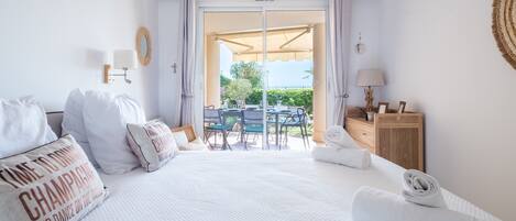 2 dormitorios, tabla de planchar con plancha, wifi y ropa de cama