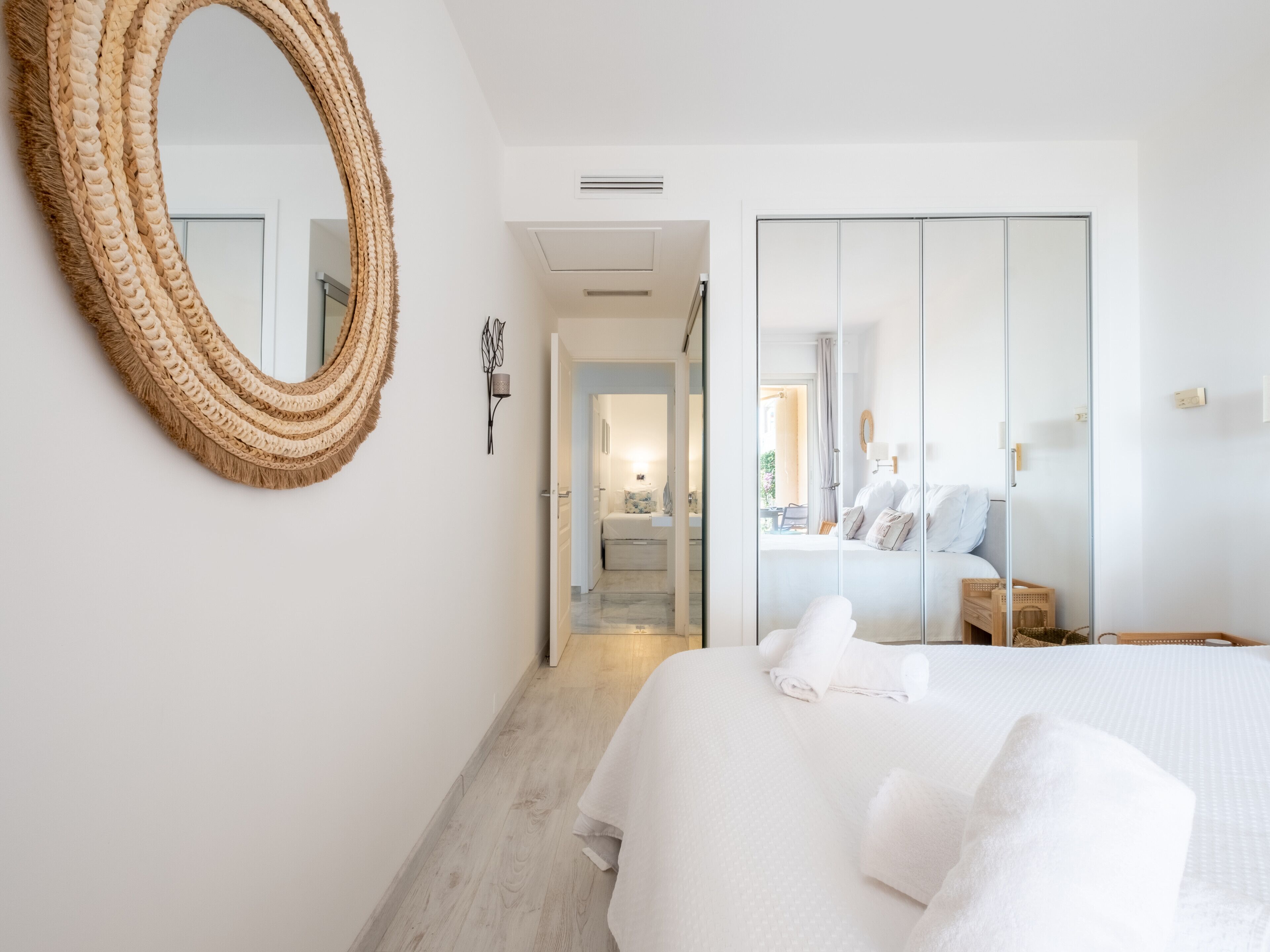 2 chambres, fer et planche à repasser, Wi-Fi, draps fournis