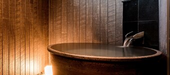 Along Lake Ashinoko °˖✧Only one building for private use★Luxurious time in a beautiful detached house with free-flowing hot-spring water! Friends and family.