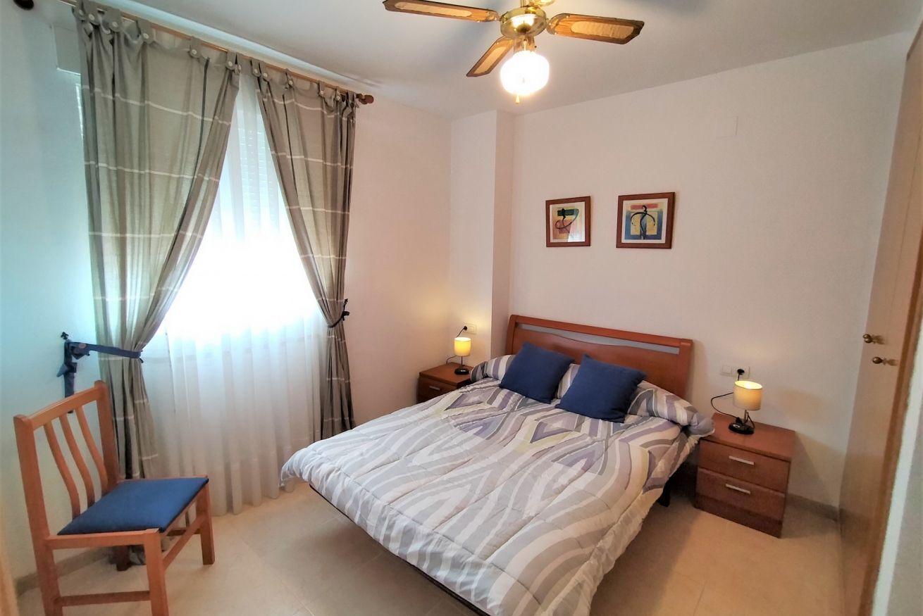 2 Schlafzimmer, Bügeleisen/Bügelbrett