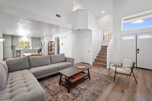 Smart TV, fireplace, ping pong