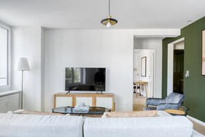 Fernseher, Stereoanlage