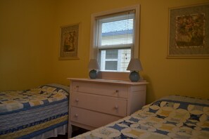 2 bedrooms, travel cot, free WiFi