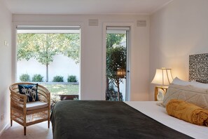 Basic House - BOUTIQUE STAYS - Sandy Sanctuary (Sandringham)