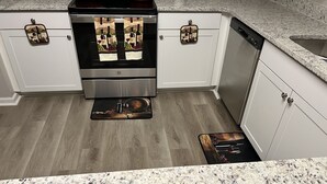 Dining tables, kitchen islands - Ritzy Executive Suite-minutes from Stone Mountain Park (Stone Mountain)