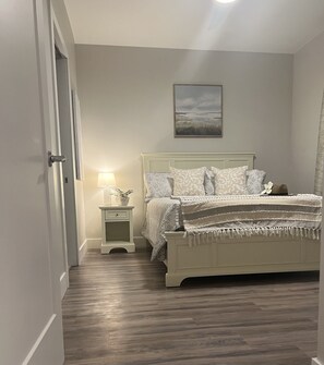 2 slaapkamers, een strijkplank/strijkijzer, gratis wifi, beddengoed