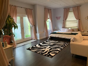 5 bedrooms, free WiFi - Charming 5-bedroom Home by the Sea (Manchester-by-the-Sea)