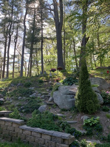 Charming 5-bedroom Home by the Sea