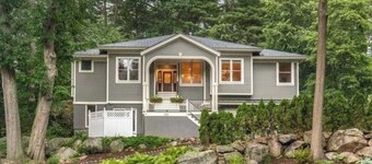 Charming 5-bedroom Home by the Sea