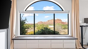 Interior - Family Run*Best Views* Hot Tub*Fireplace*King beds*TVs*Toys*Games*peaceful (Sedona)