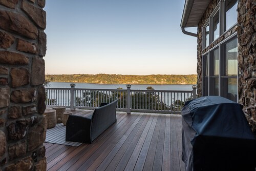 River Haven with Hot Tub | 4 Bed, 3.5 Bath