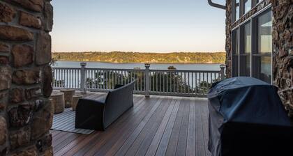 River Haven with Hot Tub | 4 Bed, 3.5 Bath