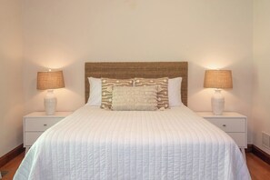 6 slaapkamers, een strijkplank/strijkijzer, reisbedje, gratis wifi