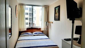 3 bedrooms, desk, iron/ironing board, travel cot