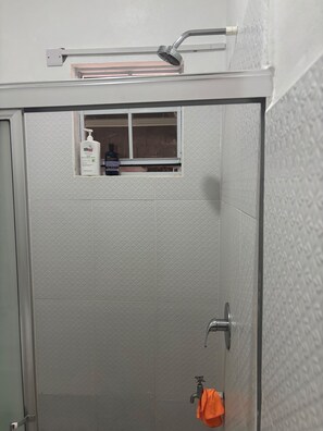 Shower, towels